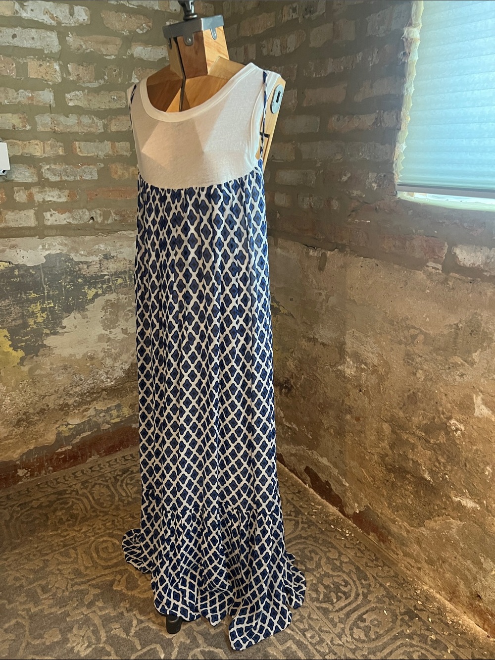 Maeve maxi dress. Size Large.